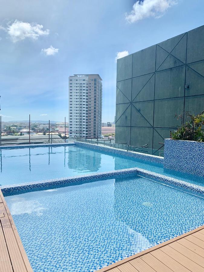 Hola! Condotel @ Inspiria Davao Luaran gambar