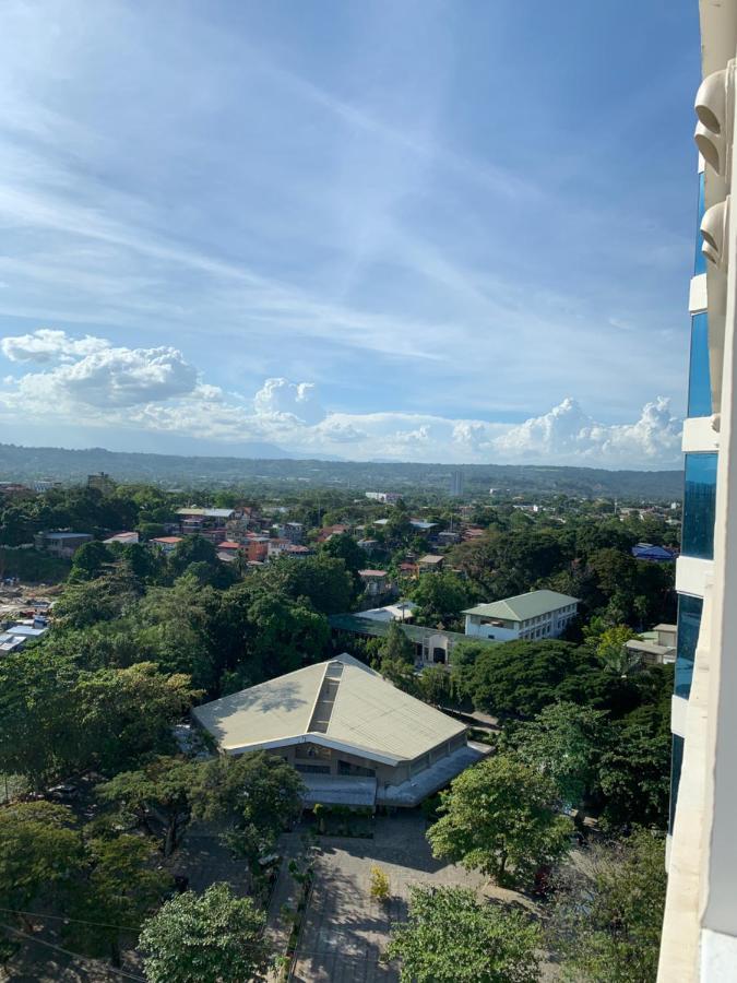 Hola! Condotel @ Inspiria Davao Luaran gambar